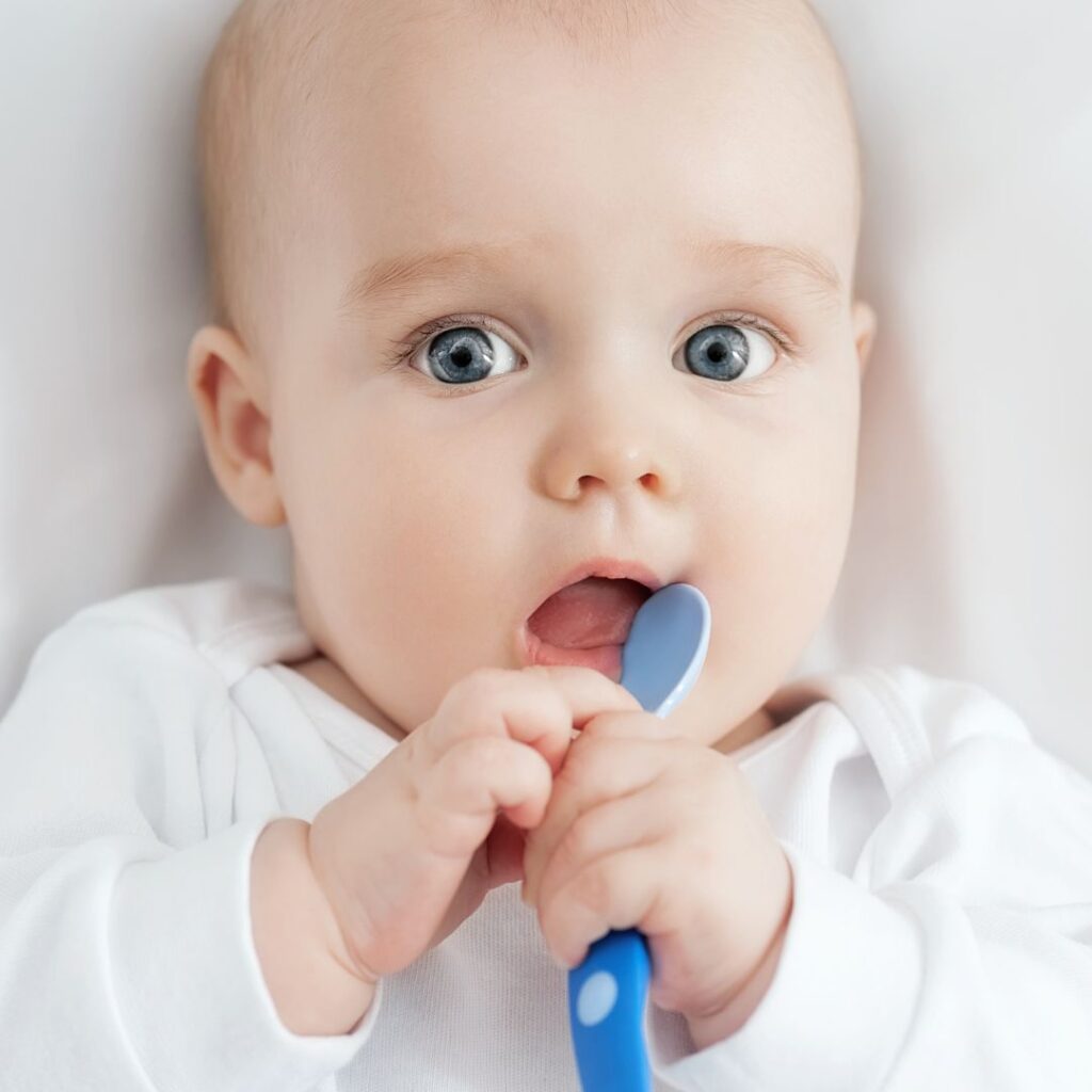 Eltern haben viele Fragen zum Beikoststart. Eine individuelle Beikostberatung kann sie beantworten